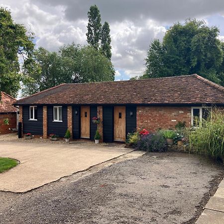 Upper Wood End Farm Holiday Cottages Marston Moreteyne Exterior photo